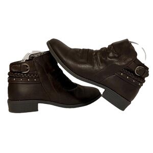 Women's Baretraps  Brown Ankle Boots size 4